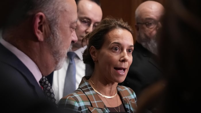 France-Élaine Duranceau aux côtés de Christian Dubé.