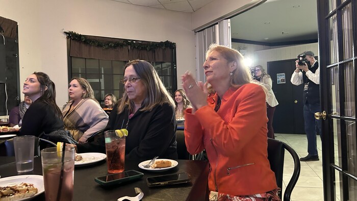 France Gélinas lors de son rassemblement de soirée électorale.