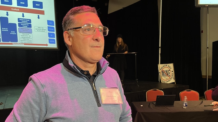 Francis Forlini photographié à Carleton-sur-Mer.