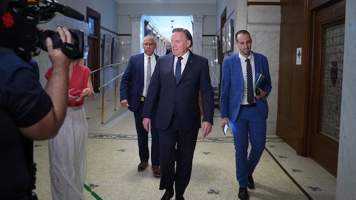 François Legault sortant de la réunion du Conseil des ministres.