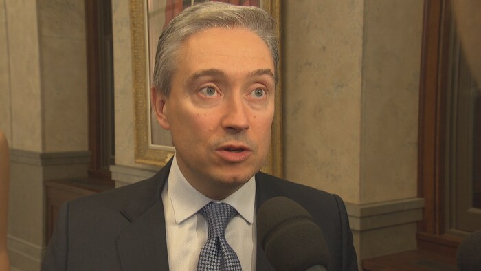 Le ministre en entrevue