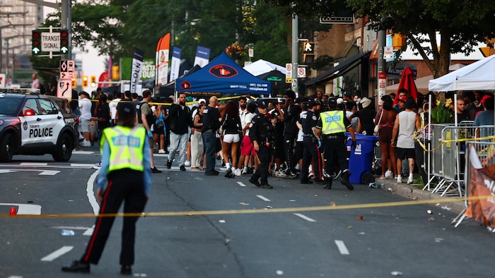 Un périmètre de sécurité et des policiers sur place.
