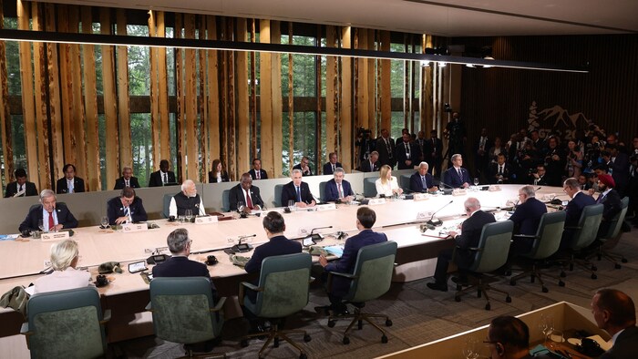 Vue de la réunion qui a regroupé des leaders du G7 ainsi que des dirigeants de pays invités dont l'Inde, le Brésil et le Mexique.