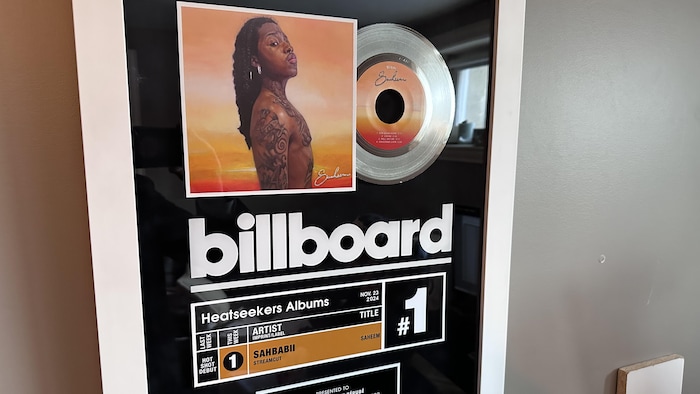 La plaque Billboard reçue par Gabriel Bérubé