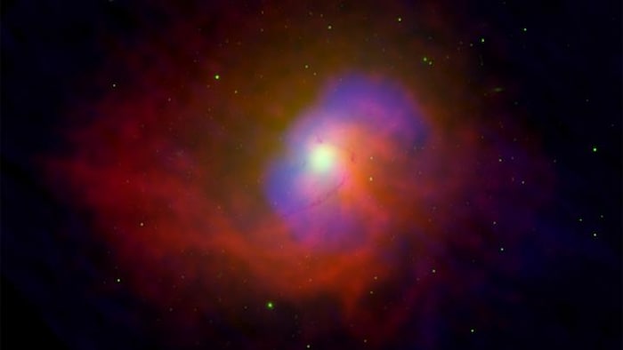 La galaxie NGC 4696. 