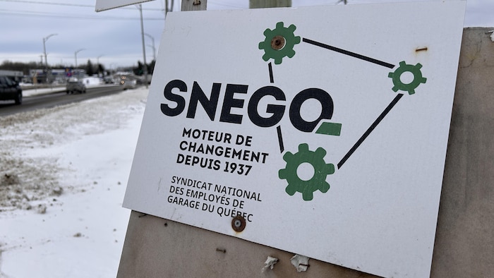 Une affiche syndicale.