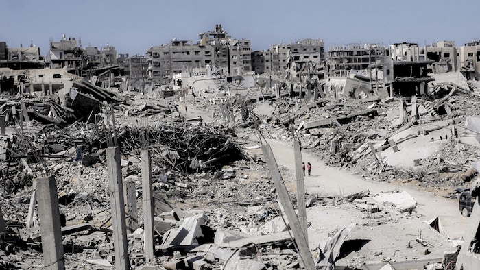 Des bâtiments détruits dans le quartier dans la bande de Gaza.