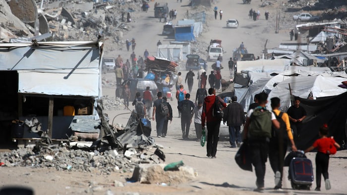 Des Gazaouis fuient les bombardements israéliens.         