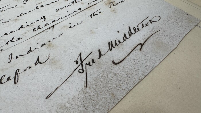 Une signature sur un télégramme du registre.