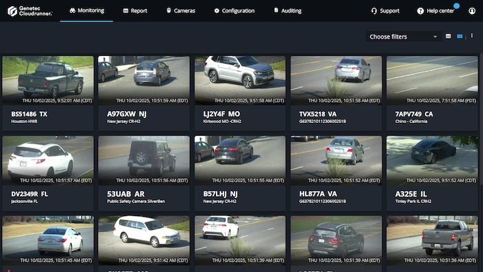 Une capture d'écran du logiciel de Genetec, sur laquelle on voit des images de voitures.