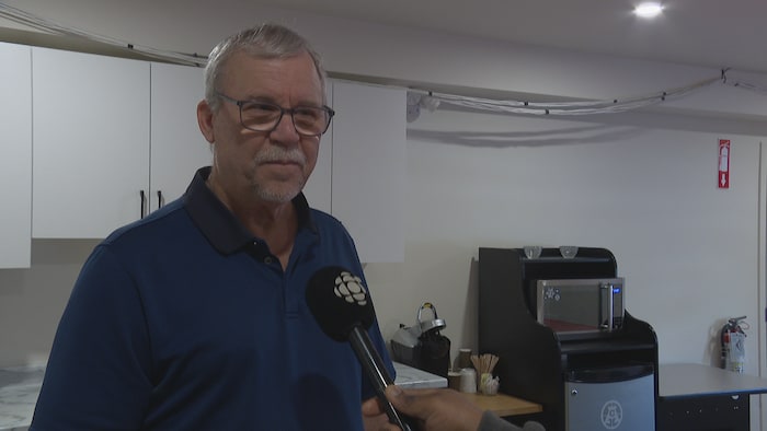 George Cormier répond aux questions du journaliste.