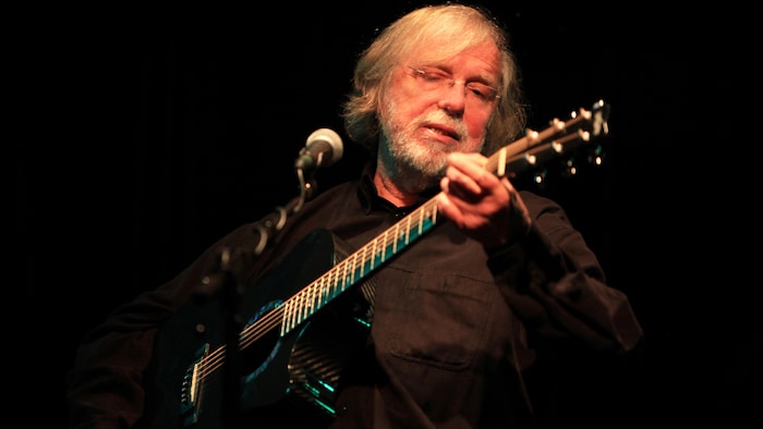 Georges Langford, auteur-compositeur-interprète madelinot.
