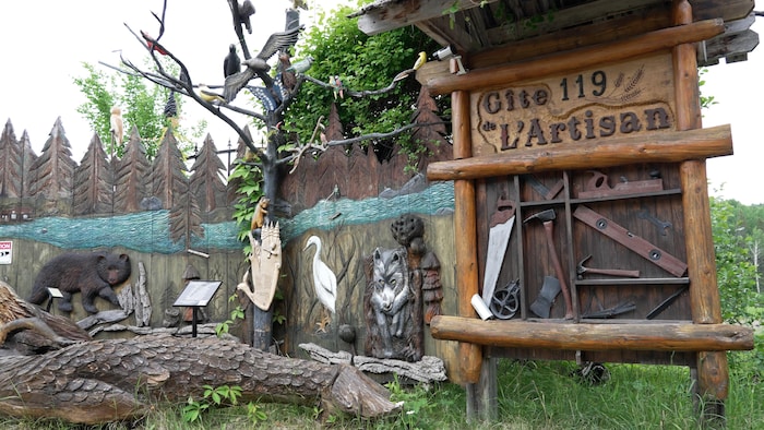 La maison ressemble à celles dans le film Le Hobbit.