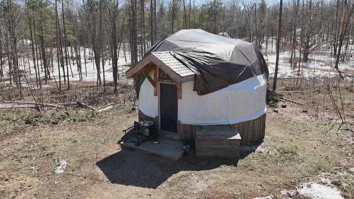 Un bâtiment endommagé.