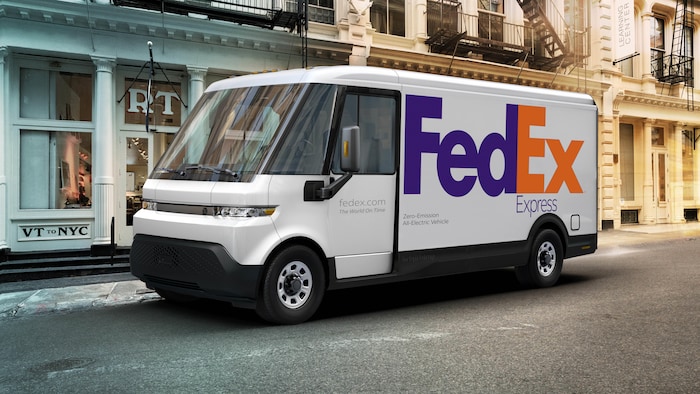 Ingersoll's GM factory, Ontario, interrupts its activities until October, according to Unifor star-news.press/wp A white vehicle on the side of the FedEx logo.