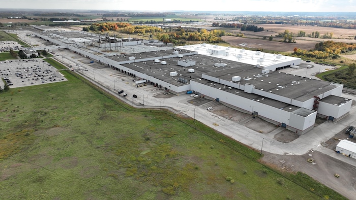 Vues aériennes de l'usine GM CAMI à Ingersoll, en Ontario.