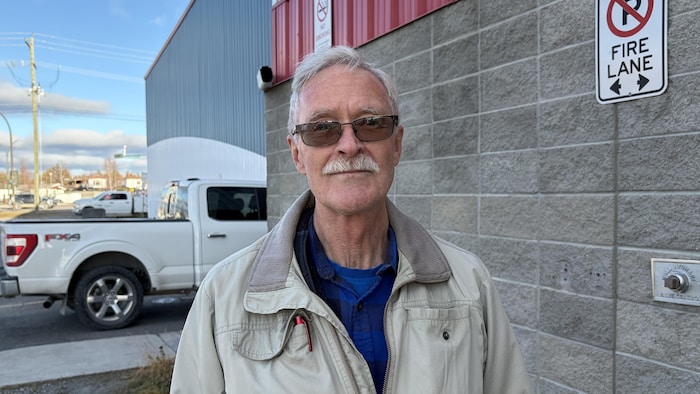Un portrait de Gordon Graydon.