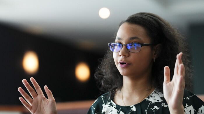 Anthaea-Grace Patricia Dennis, 12 ans, diplômée du programme de sciences biomédicales de l'Université d'Ottawa, participe à une entrevue avec La Presse Canadienne à l'Université d'Ottawa.