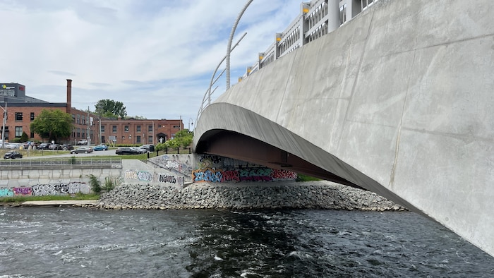 Un pont.