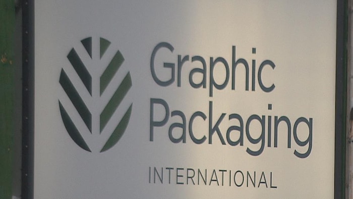 Des travailleurs inquiets de l’avenir de l’usine Graphic Packaging d ...