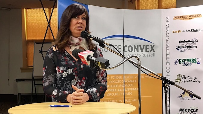Caroline Arcand, directrice générale du Groupe Convex, en conférence de presse