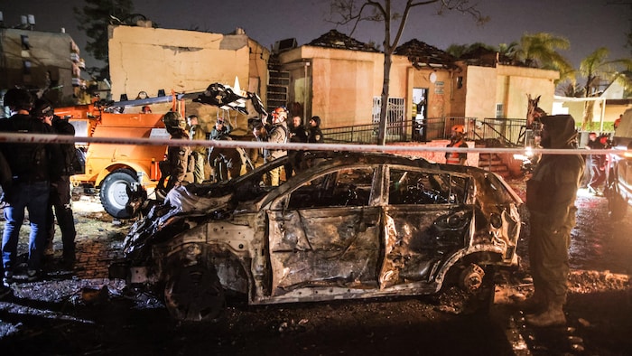Une voiture a été endommagée dans une frappe iranienne.