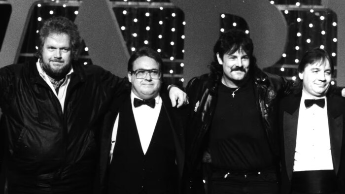 Randy Bachman, Garry Peterson, Burton Cummings et Jim Kale sur la scène des prix Juno.
