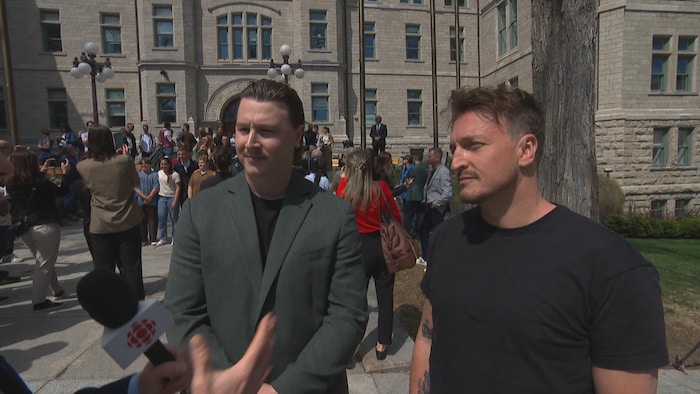 Tobie Boucher, vice-président, ventes et partenariat de la plateforme de réservation québécoise Libro, et Jean-Sébastien Pothier, un des fondateurs.