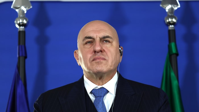 Le ministre italien de la Défense, Guido Crosetto, participe à une conférence de presse, le 14 novembre 2025.