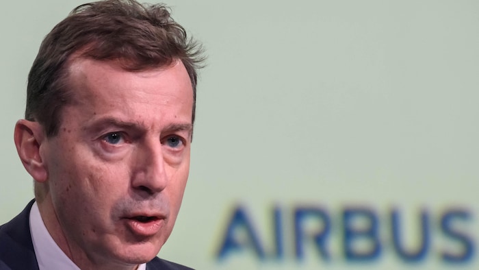 Guillaume Faury, directeur général (PDG) d'Airbus, lors d'une conférence de presse consacrée aux résultats annuels d'Airbus, à Toulouse, dans le sud-ouest de la France, le 19 février 2026.