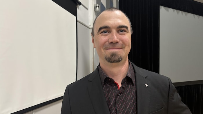 Guillaume Gagné dans une salle à Duparquet.