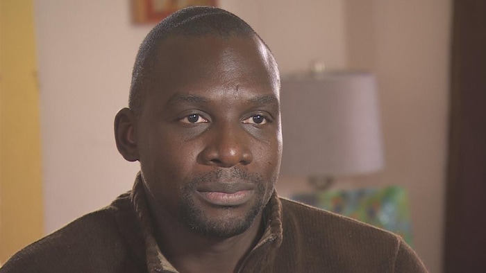 Un portrait de Guy Kama.