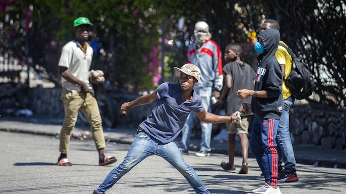 L'opposition haïtienne engage un bras de fer avec le président Moïse |  Radio-Canada