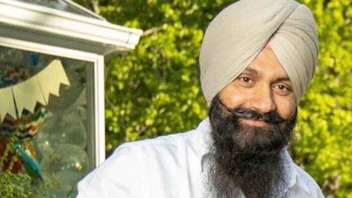 Un portrait de Harjeet Dhadda.