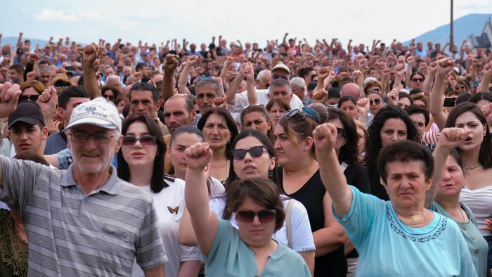 تظاهرة في ستيباناكيرت، كبرى مدن ناغورني قره باغ، في 14 تموز (يوليو) 2023 للمطالبة بإعادة فتح ممر لاتشين.