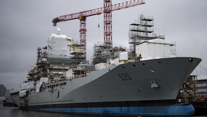Des travaux sont effectués sur le NCSM Protecteur.