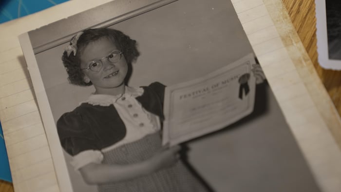 Une photo d'Hélène Maisonneuve lorsqu'elle était enfant.