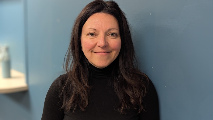 Hélène Nickner pose pour la photo. 