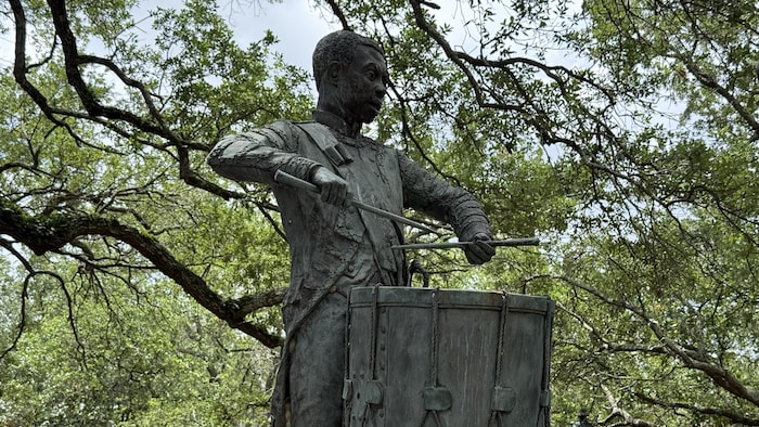 Henri Christophe est représenté sur le monument des Chasseurs volontaires à Savannah.