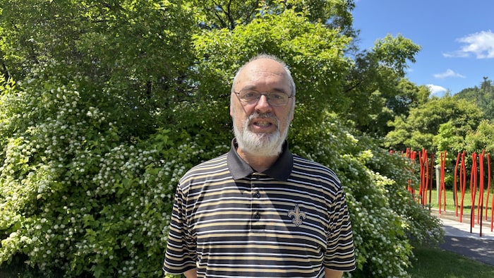 Danny coté tout sourire.