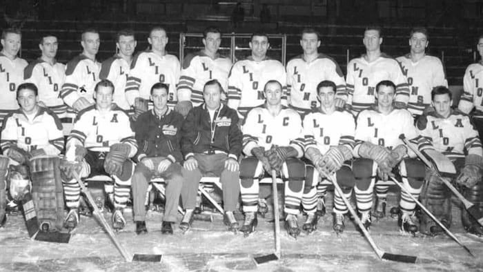 Une photo d'époque de l'équipe des Lions de Trois-Rivières.