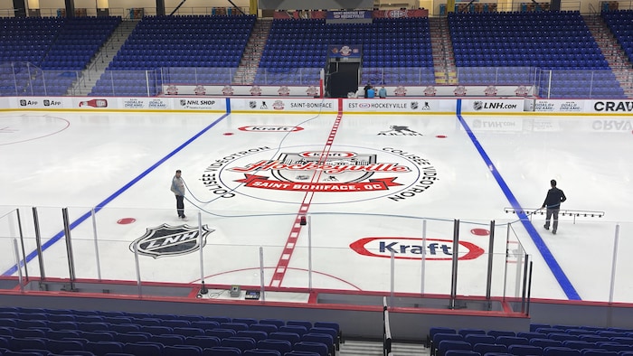 La glace du Colisée Vidéotron.