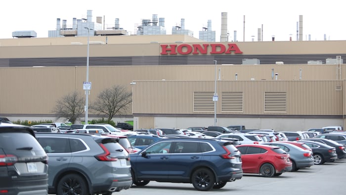La façade d'une des usines de Honda à Alliston.