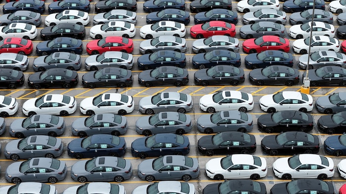 Des voitures neuves stationnées devant l’usine de Honda à Alliston, dans le comté de Simcoe en Ontario, le 14 mai 2026.