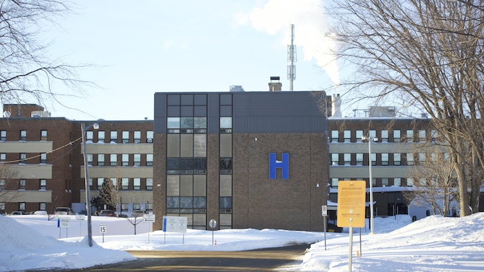 Édifice de l'Hôpital de Maria pendant l'hiver.