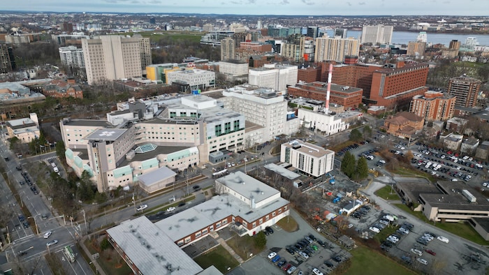 Vue aérienne de l'hôpital pour enfants IWK à Halifax.