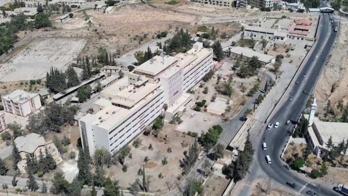 L’hôpital militaire de Harasta, près de Damas, où de nombreux corps montrant des signes de torture ont été trouvés après la chute du régime syrien.
