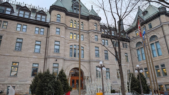 L'hôtel de ville de Québec.