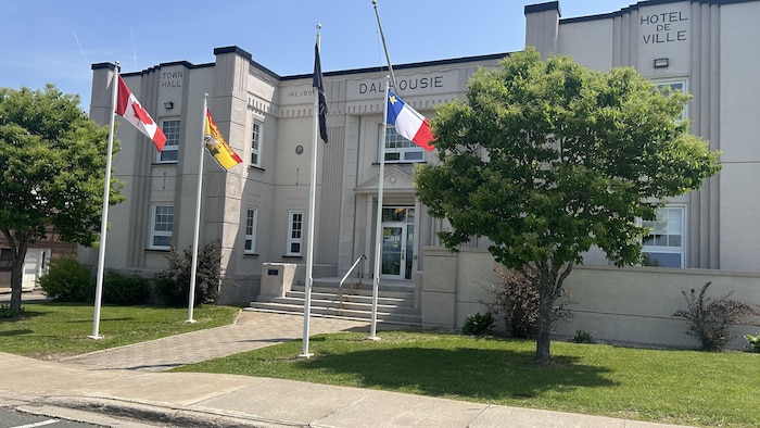 L'hôtel de ville de Baie-des-Hérons. 