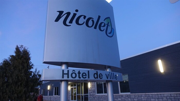 Hôtel de ville de Nicolet de soir
